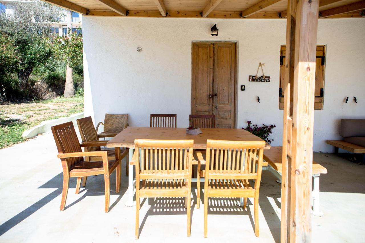Mera Beachfront House - Фаласарна Экстерьер фото
